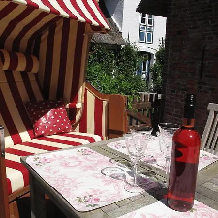 Haus-an-de-marsch * Midlum (Schleswig-Holstein)